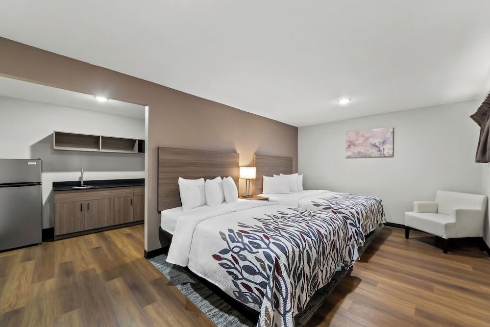 Red Roof Inn Del Rio Superior Room, 2 Queen Beds, Non Smoking, Kitchenette 2