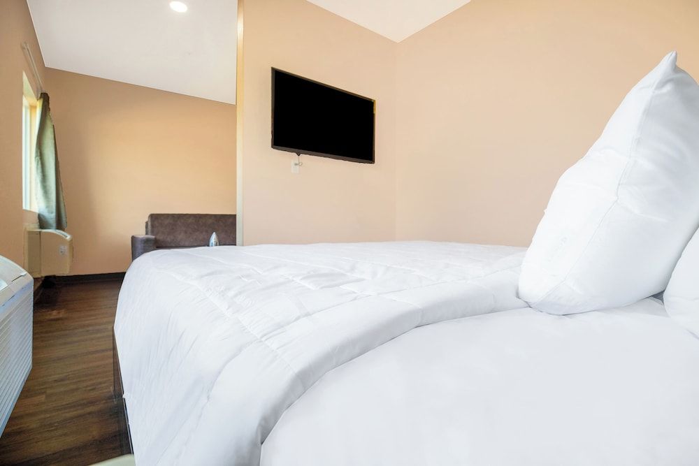 Standard Suite, 1 King Bed, Non Smoking