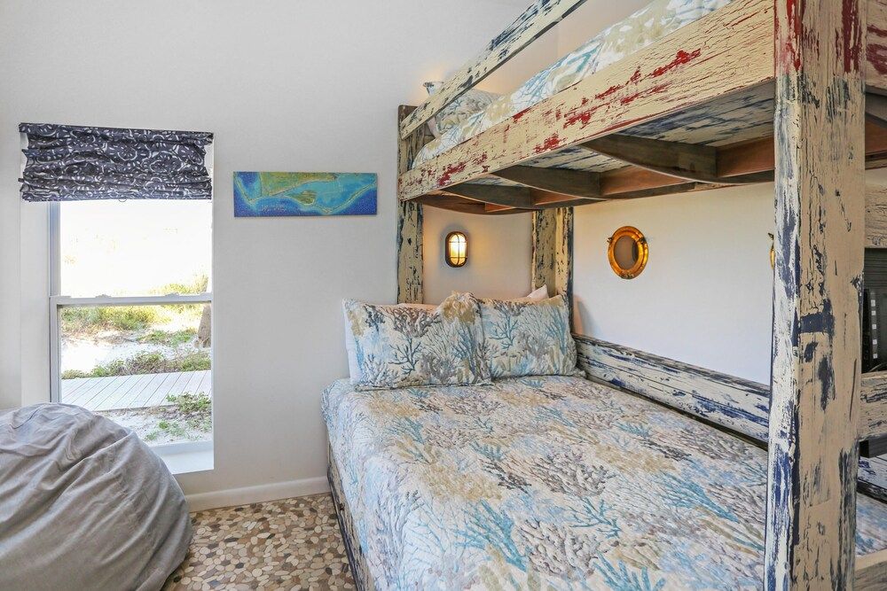 House, Multiple Beds (The House on the Blue Shore of Silenc)