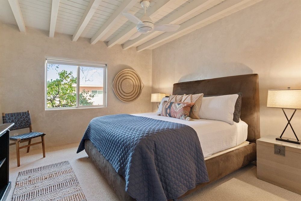 House (Reposado - Kiva Fireplace, Walk Every)