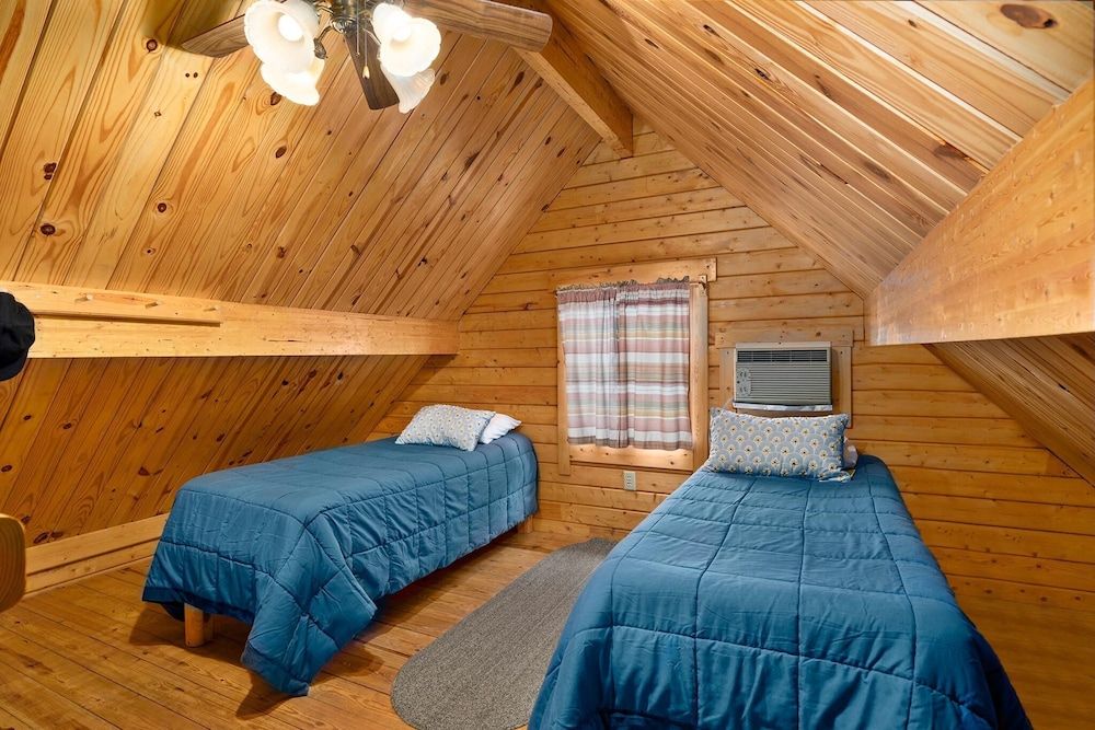 Room, Multiple Beds, Hot Tub (LC)