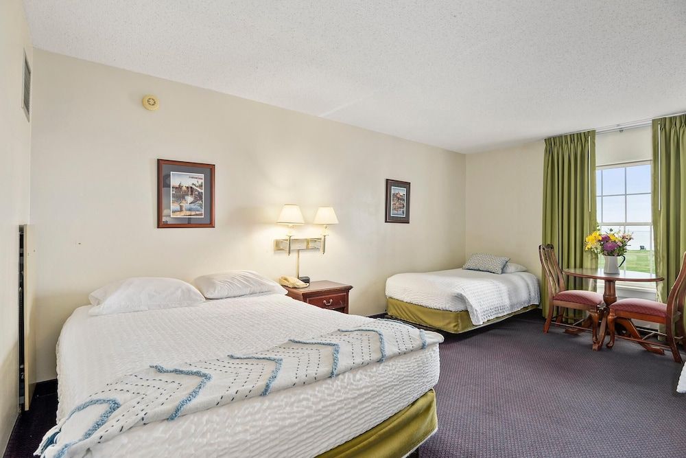 Room, Multiple Beds (TBSDBV)