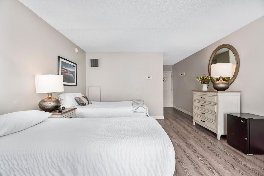 Room, Multiple Beds (SEFA)