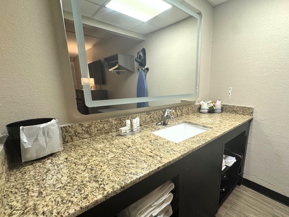 Room, 2 Queen Beds, Accessible, Non Smoking (Bathtub w/ Grab Bars, Mobility)