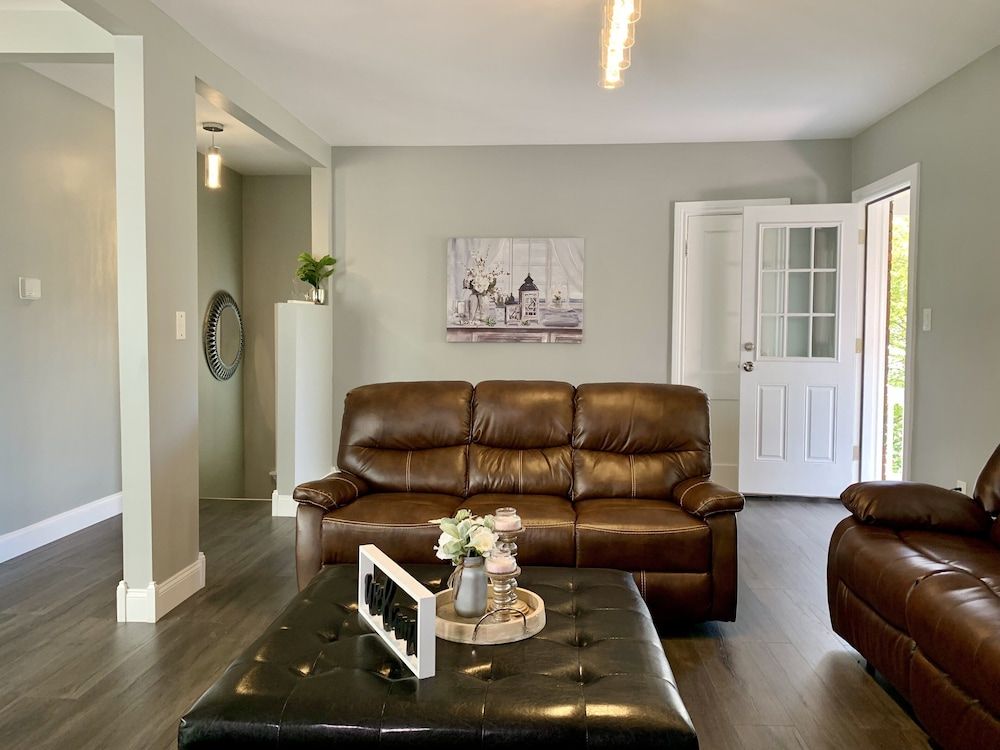 The Horseshoe Falls Villa- 6BR Free Parking, Minutes From Falls & Casino Classic House 17