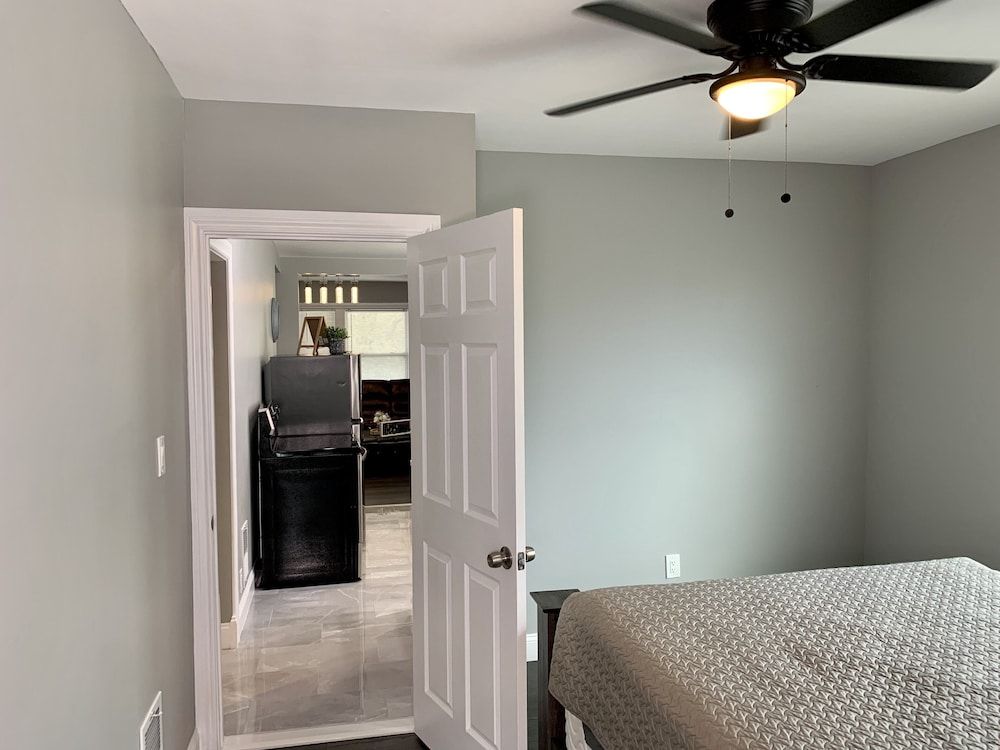 The Horseshoe Falls Villa- 6BR Free Parking, Minutes From Falls & Casino Classic House 12