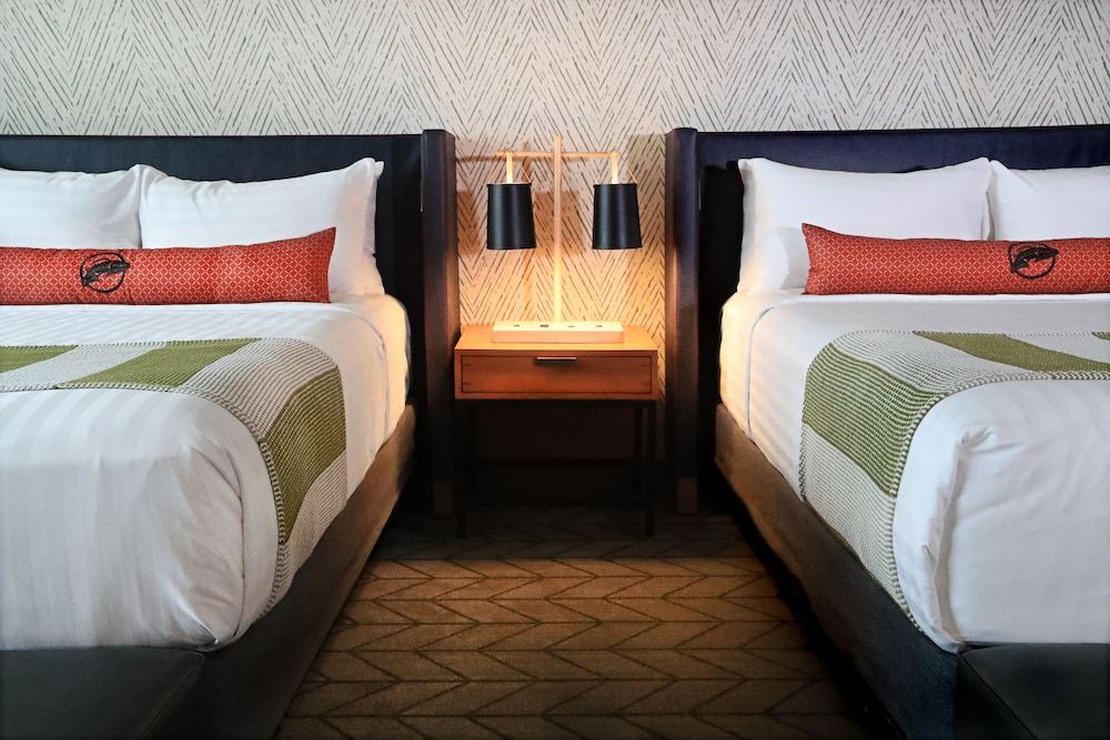 Emerald Queen Hotel and Casino - Tacoma Deluxe 2 Queen Room 3