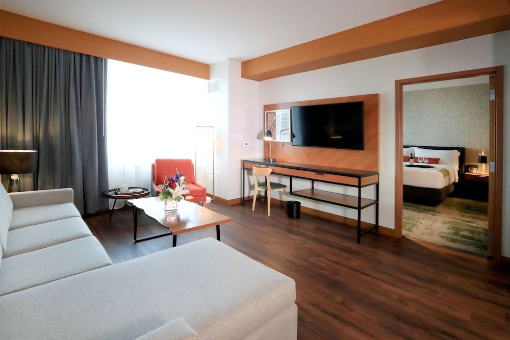 Emerald Queen Hotel and Casino - Tacoma Grand Suite 3