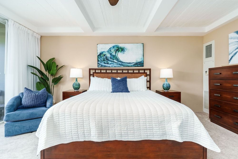 Whaler 518 Oceanview Studio Condo Condo by RedAwning Studio 4