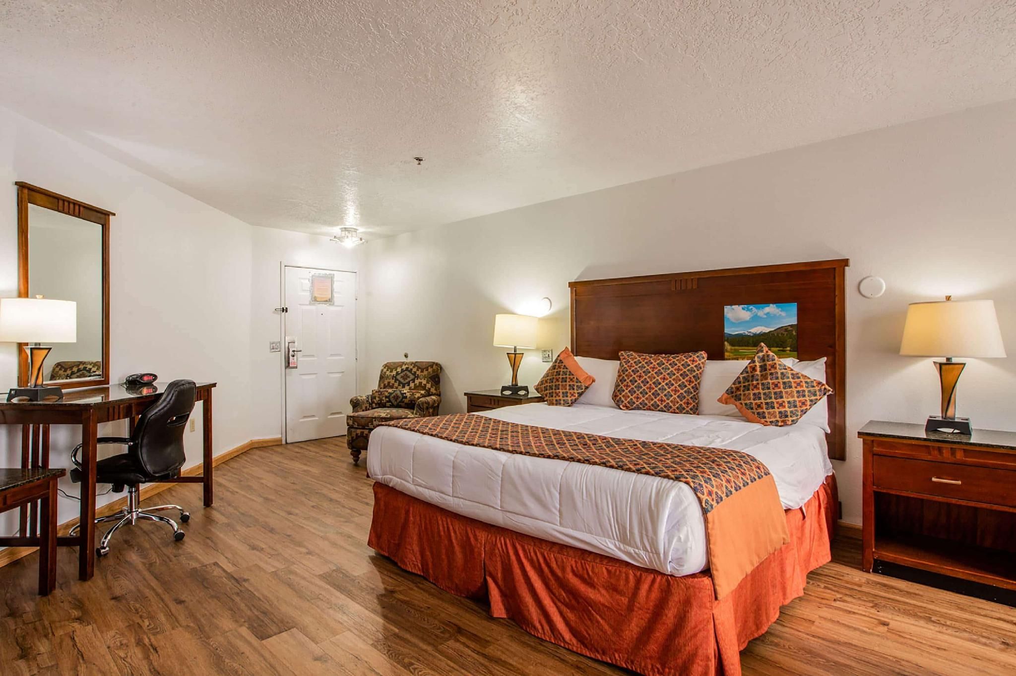 1 King Bed, Non-Smoking