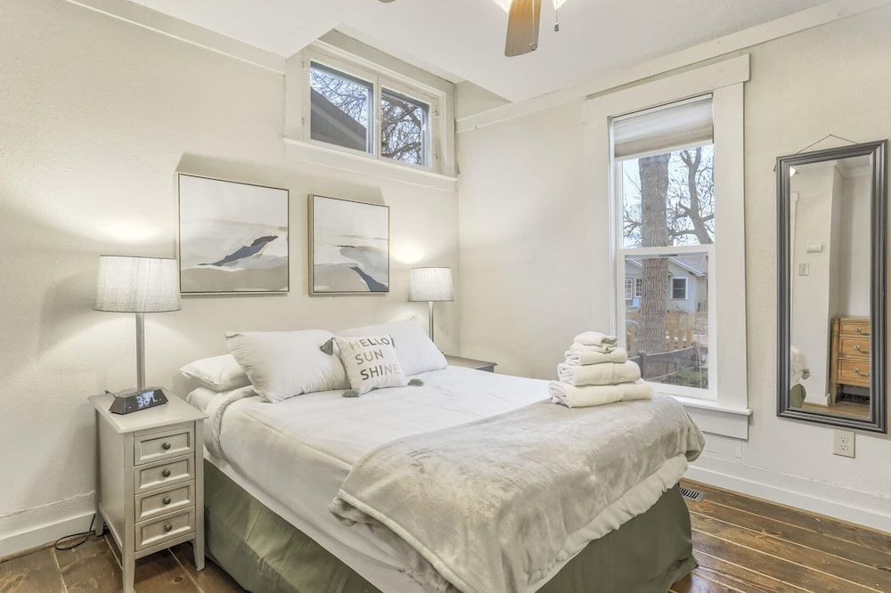 House (2 Bedrooms)