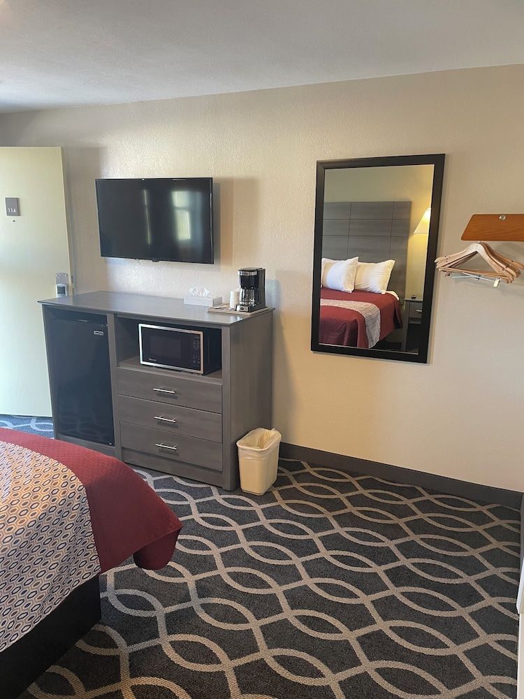 The Springwater Inn Standard Room, 1 King Bed 10