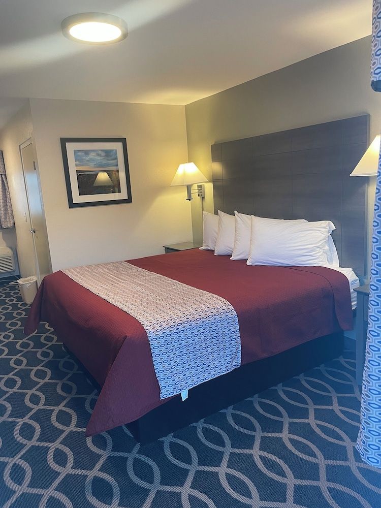 The Springwater Inn Deluxe Single Room, 1 King Bed 2
