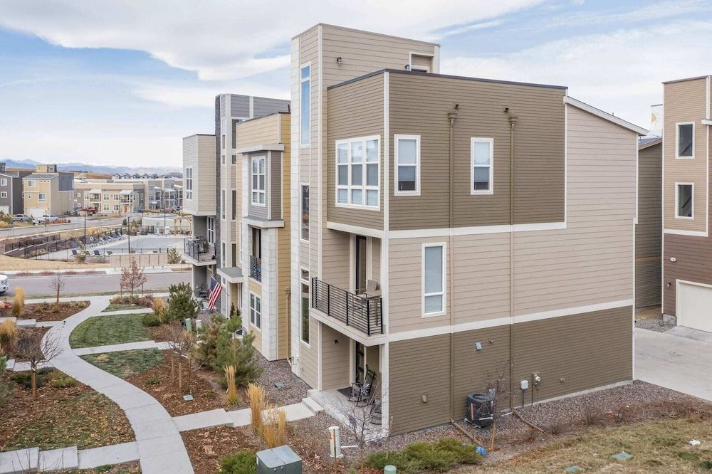 3BD Rooftop Lounge Restaurants & Parks