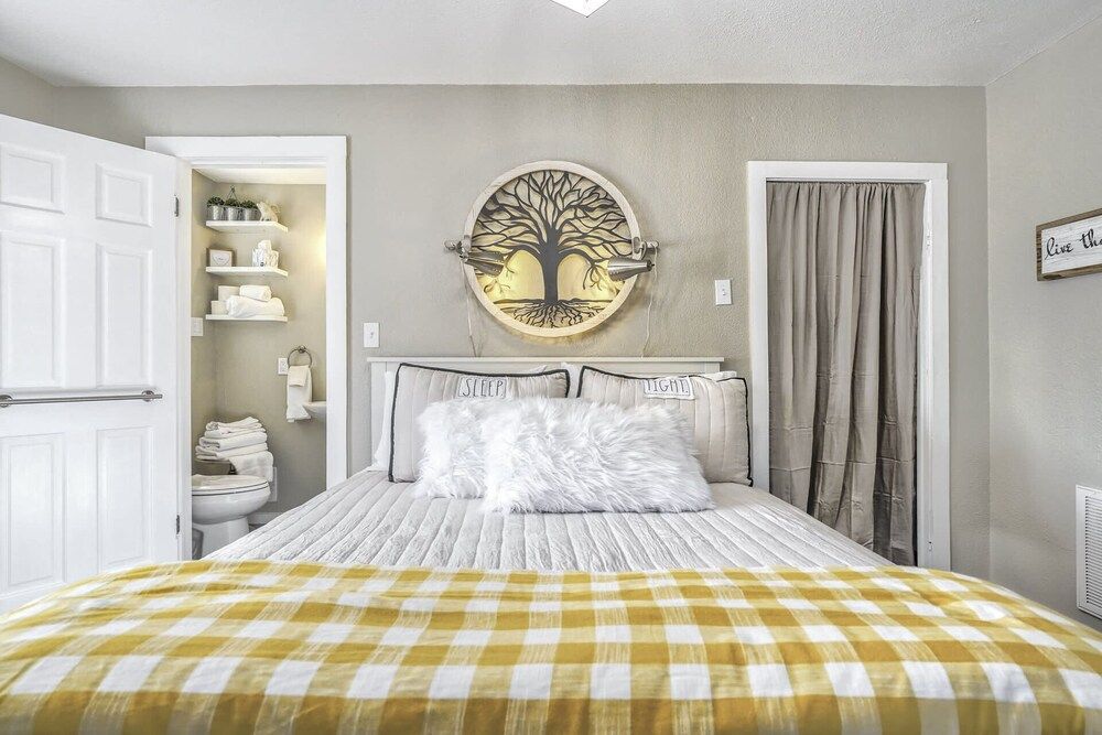 House (2 Bedrooms)