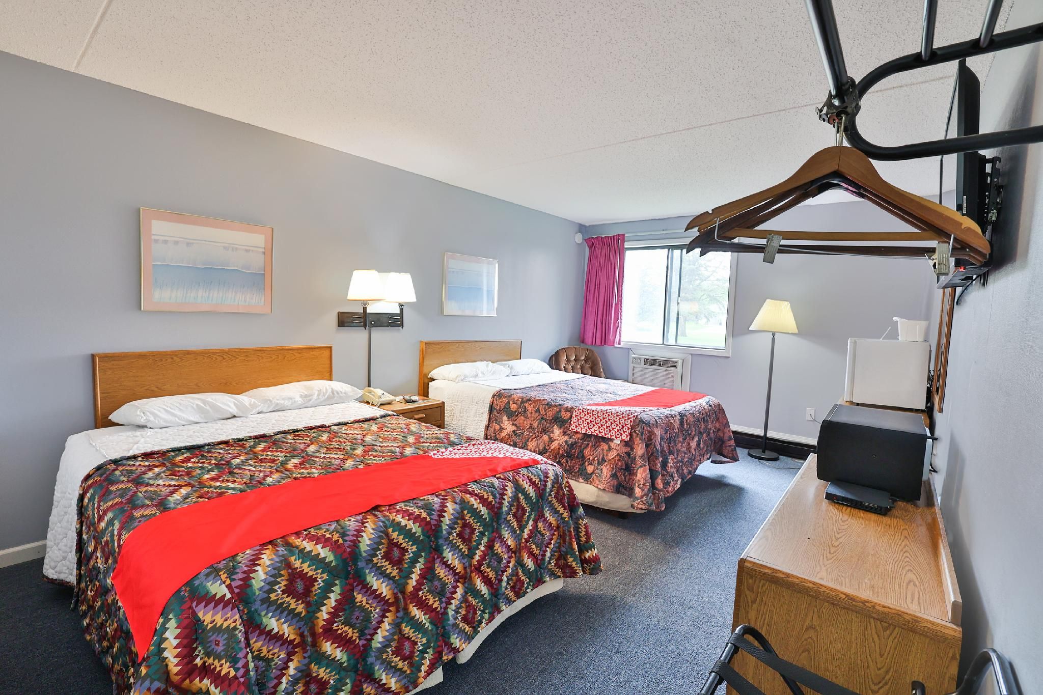 2 Queen Bed
