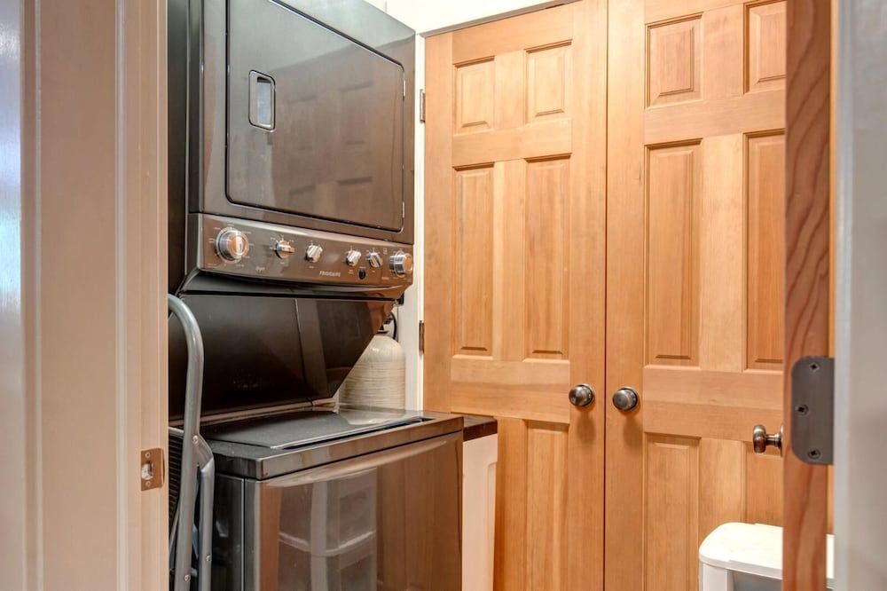 Town Pointe 3 BedroomsTPC-102C by KBM Condo (3 Bedrooms) 17