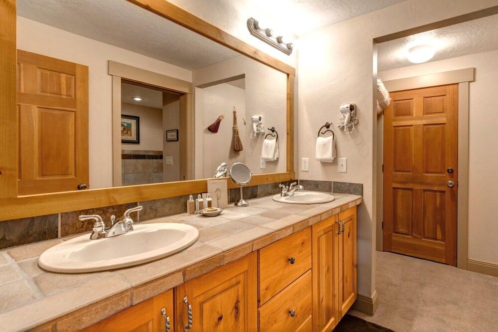 Town Pointe 3 BedroomsTPC-102C by KBM Condo (3 Bedrooms) 10