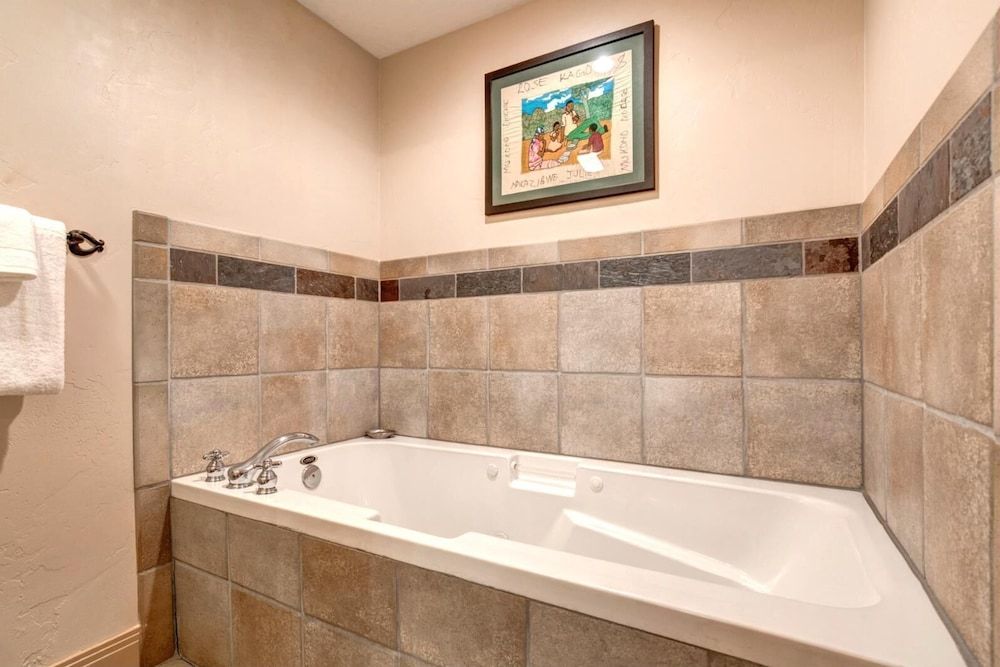 Town Pointe 3 BedroomsTPC-102C by KBM Condo (3 Bedrooms) 13