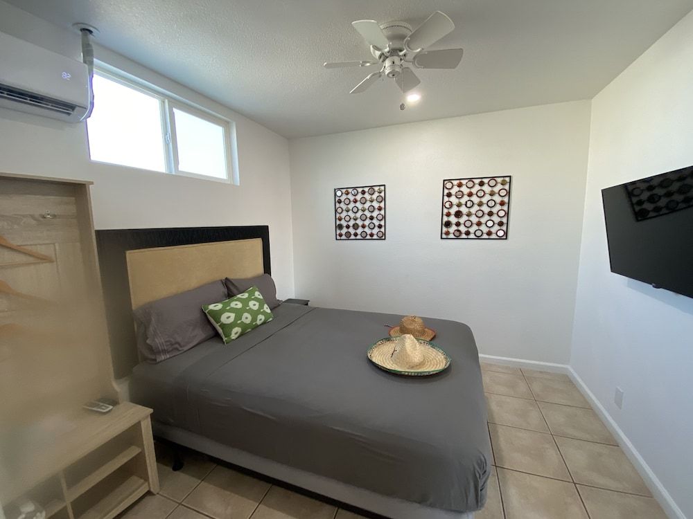 Mi Kasa Hot Springs 420, Adults only, Clothing Optional Signature Room, 2 Bedrooms, Hot Tub, Courtyard Area 5