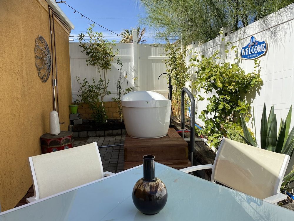 Mi Kasa Hot Springs 420, Adults only, Clothing Optional Signature Room, 2 Bedrooms, Hot Tub, Courtyard Area 9