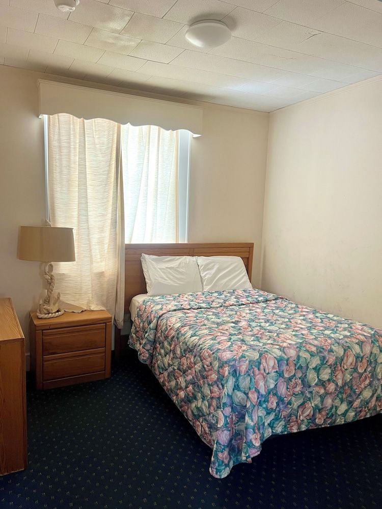 Apartment, 3 Bedrooms, Poolside