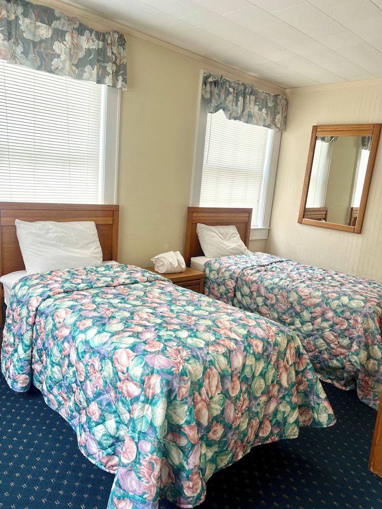 Apartment, 3 Bedrooms, Poolside
