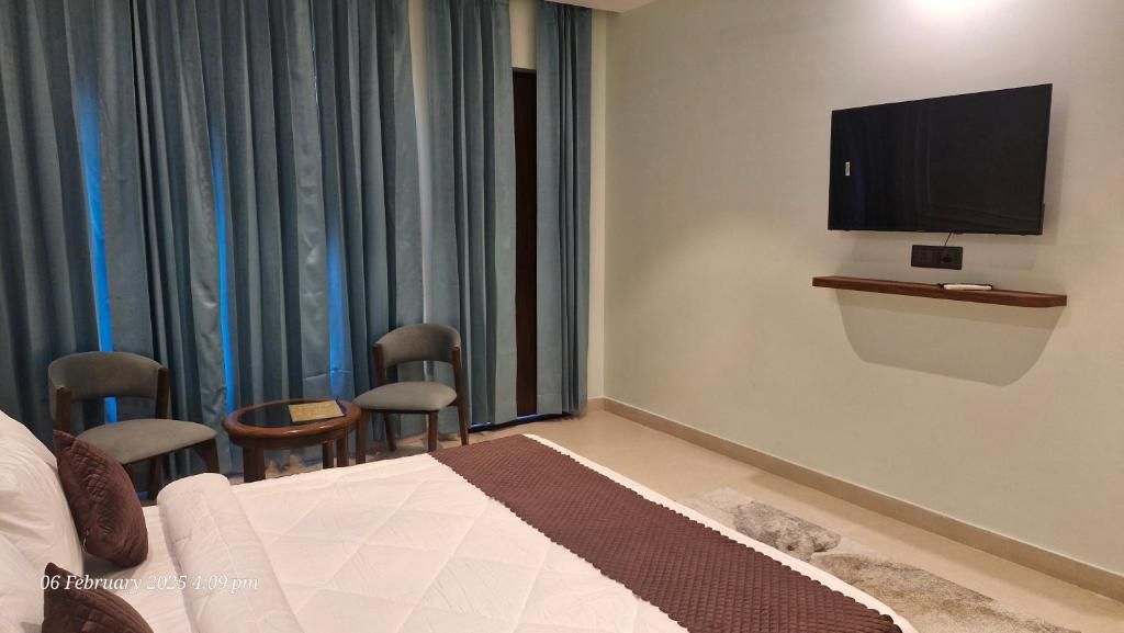 The Gooseneck Hotel and Restaurant Deluxe Room 4