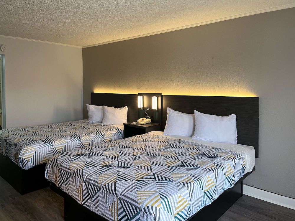Studio 6 Suites Perry, GA Standard Room, 2 Queen Beds, Non Smoking, Refrigerator & Microwave