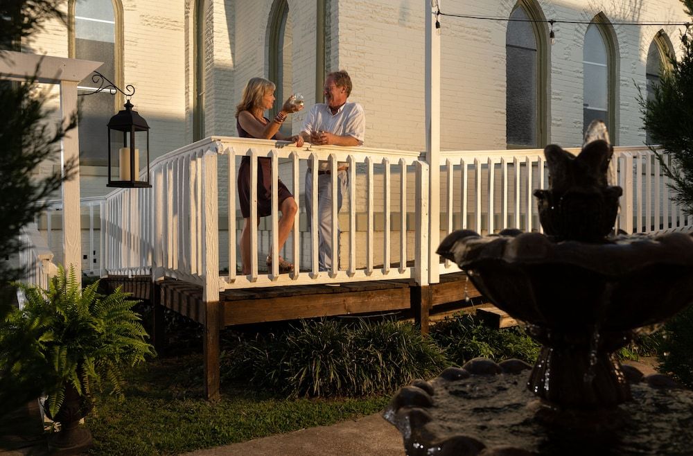 Magnolia Manor and Chapel Superior Room 3