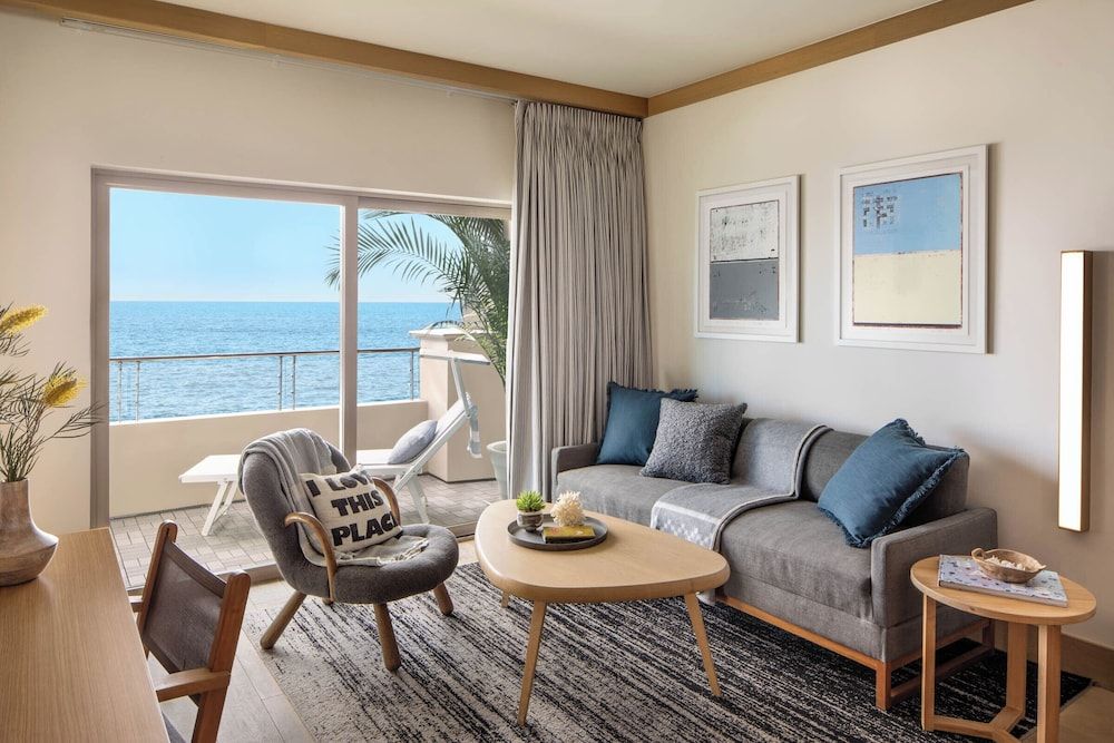 Malibu Beach Inn Junior Suite, 1 King Bed, Balcony, Oceanfront (Fireplace)
