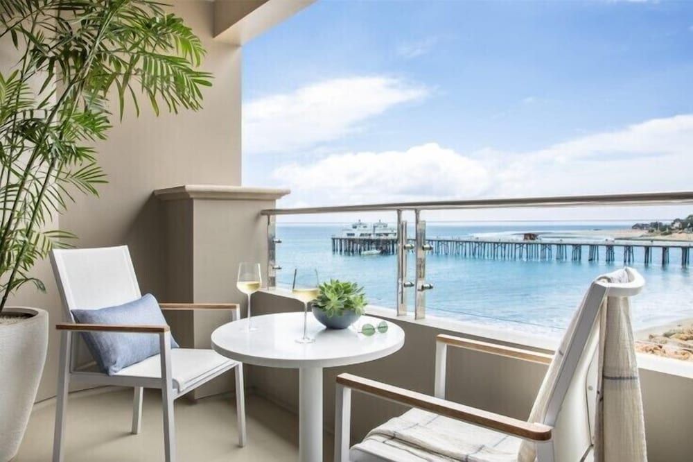 Malibu Beach Inn Room, 1 King Bed, Balcony, Harbor View (Fireplace) 2