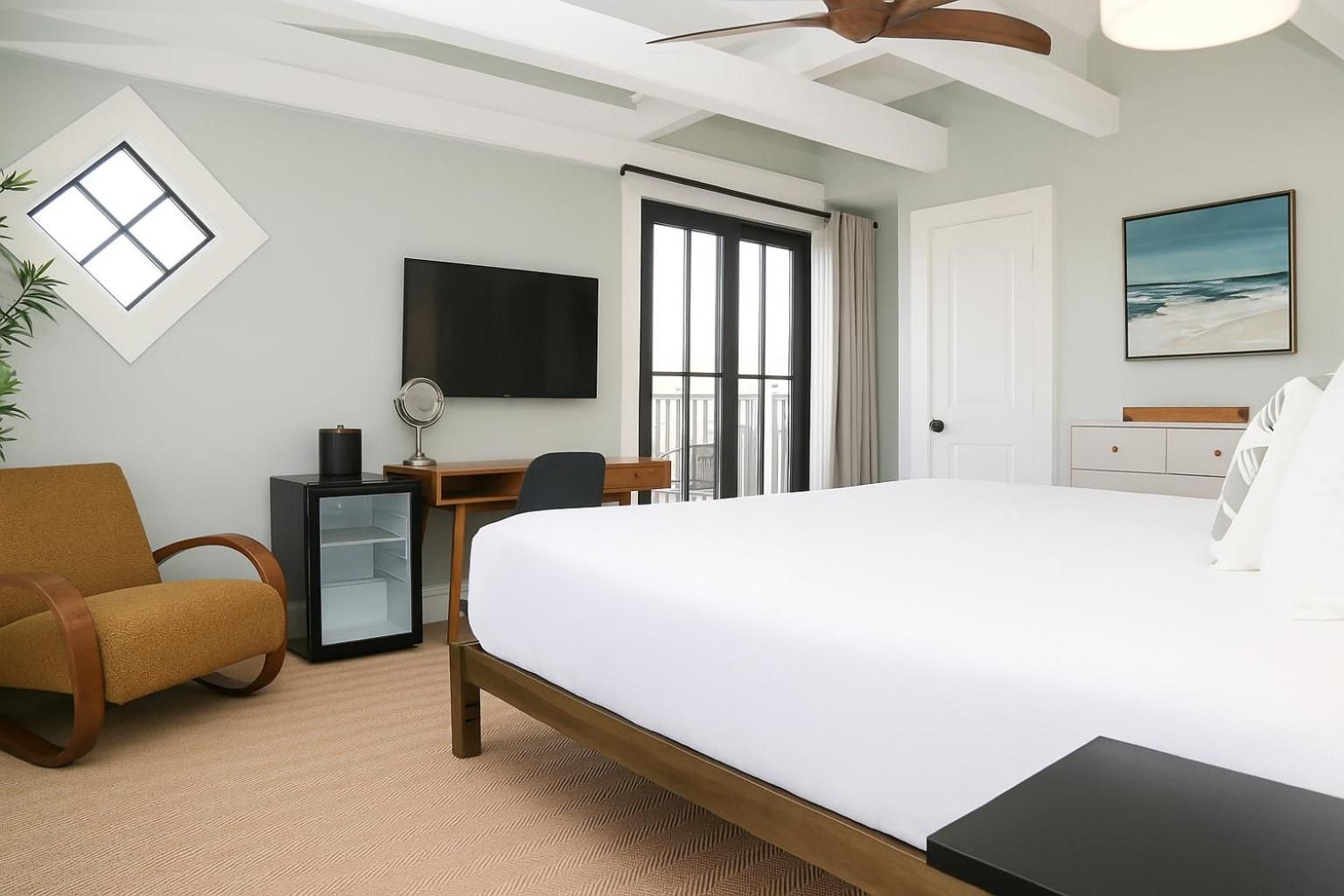 Deluxe King Room with Balcony