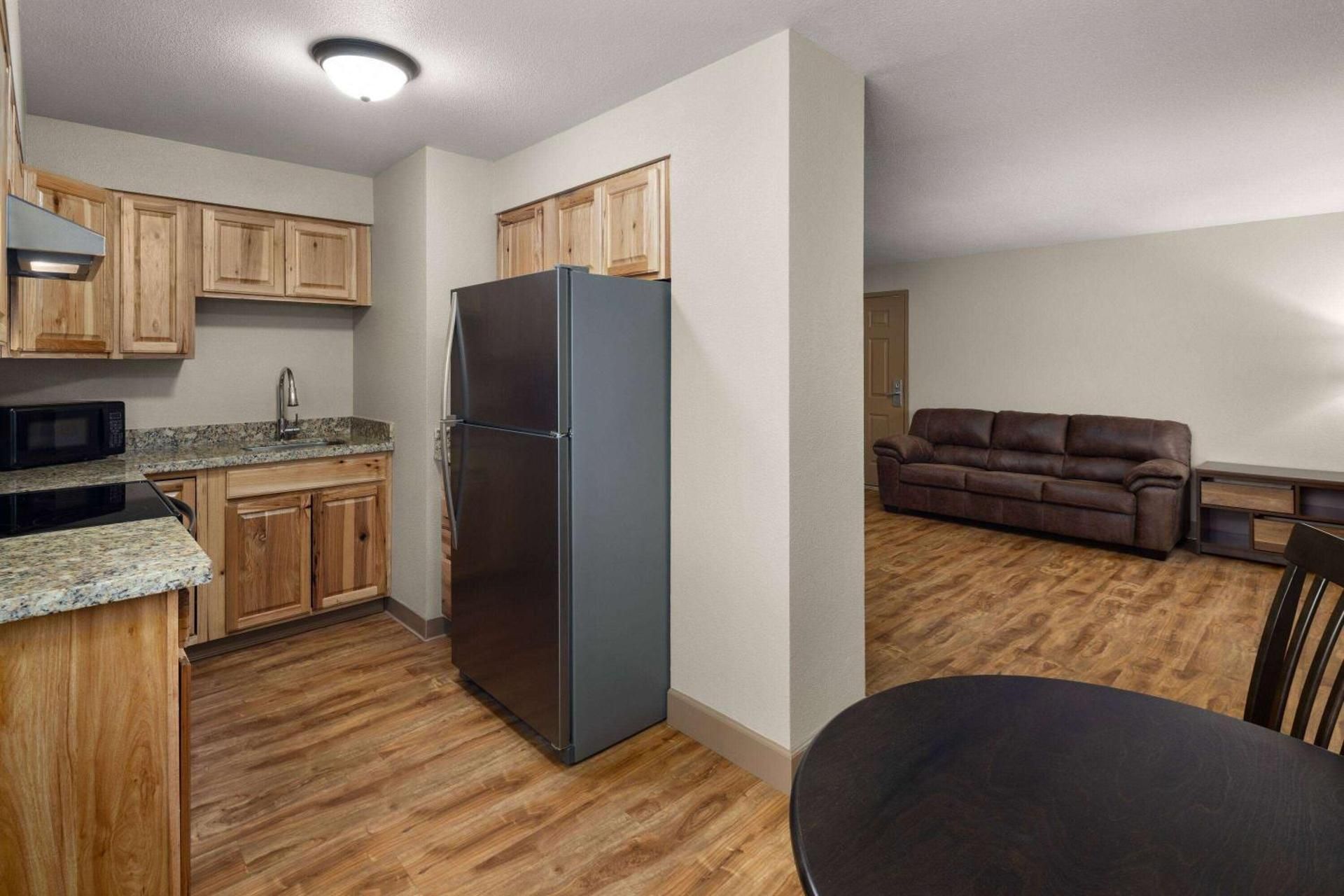 One-Bedroom Queen Suite - Non-Smoking