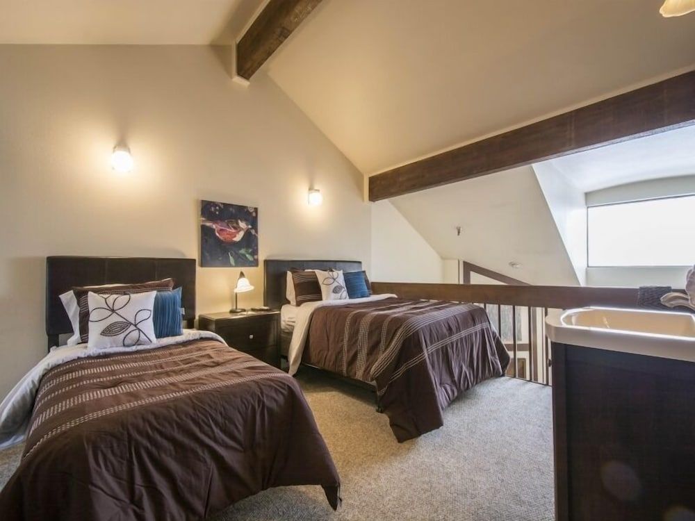 Powder Pointe B304