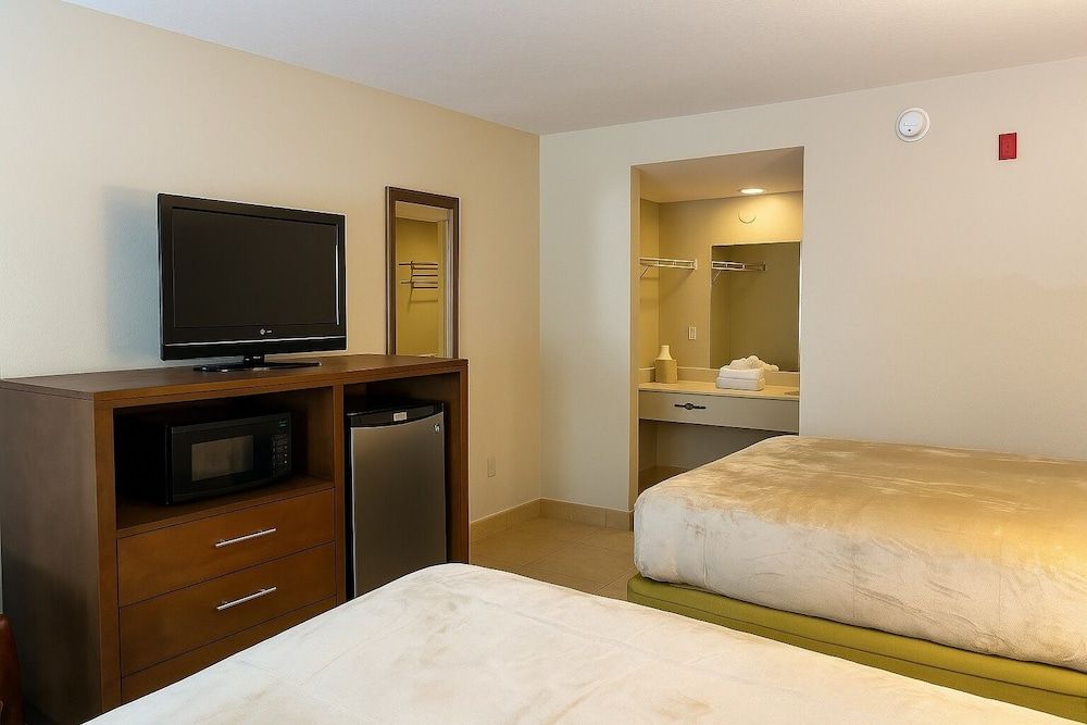 Serena Inn Standard Room, 2 Double Beds, Non Smoking 3