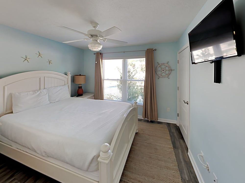 House, Multiple Beds, Balcony, Partial Ocean View