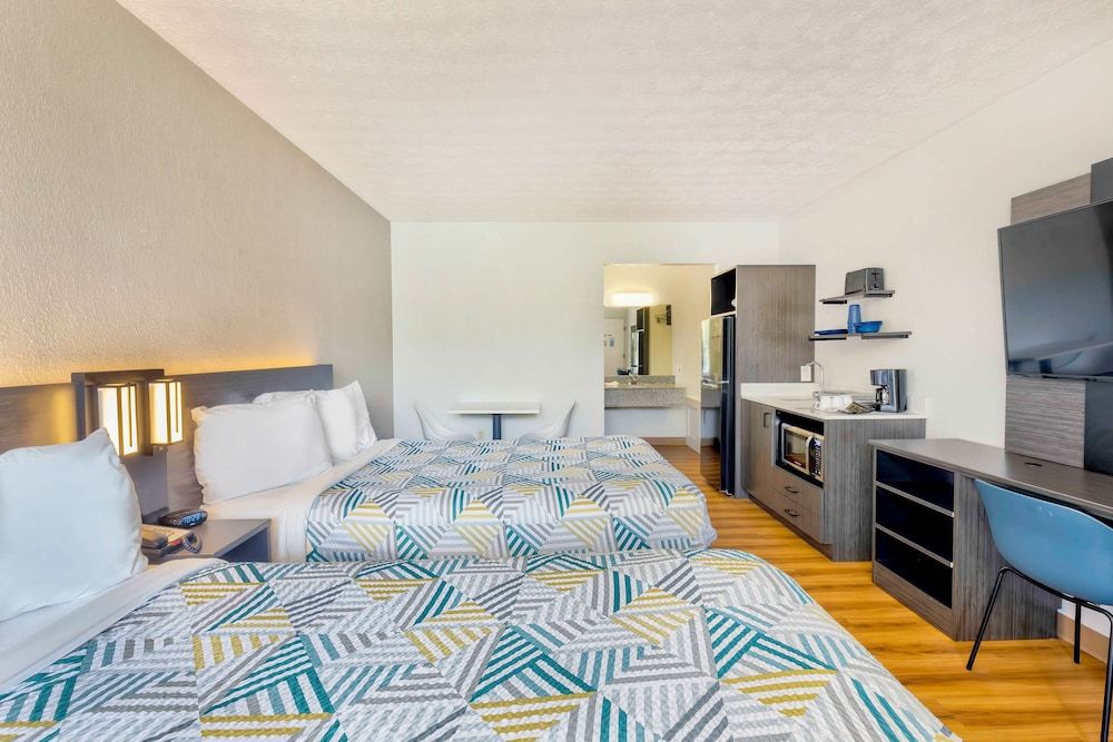 Studio 6 Mount Jackson, Va - Shenandoah Deluxe Suite, 2 Double Beds, Non Smoking, Kitchenette 3