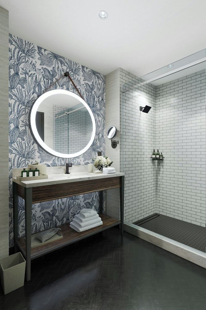 The Leo Kent Hotel, Tucson, a Tribute Portfolio Hotel Room, 1 King Bed, Non Smoking 5