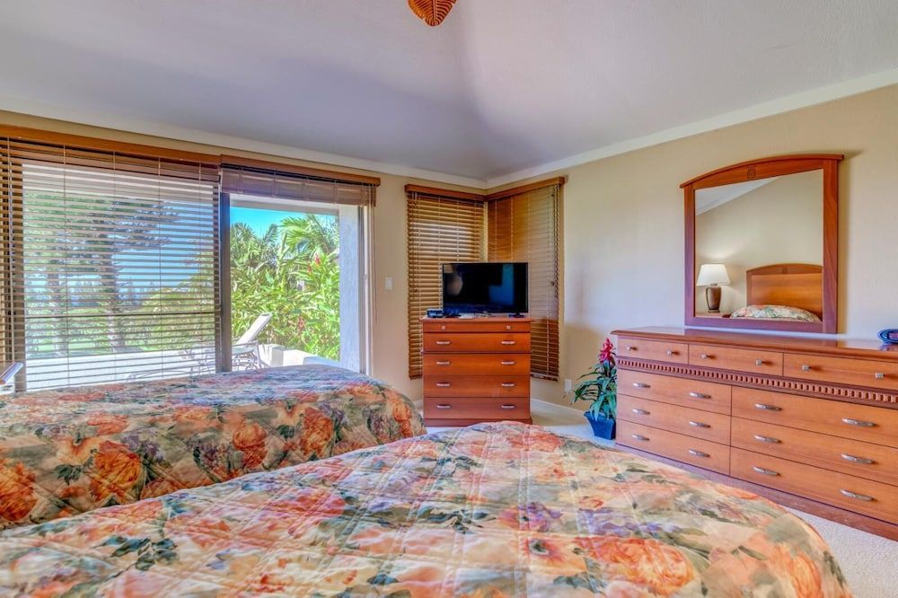 Condo, 2 Bedrooms, Ocean View (24p7)