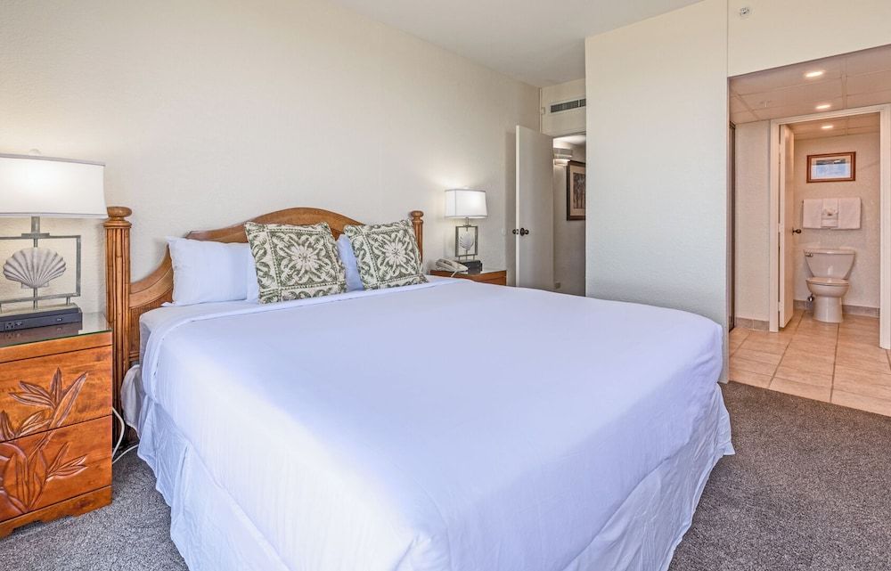 Condo, 2 Bedrooms, Balcony, Ocean View (KS-260)