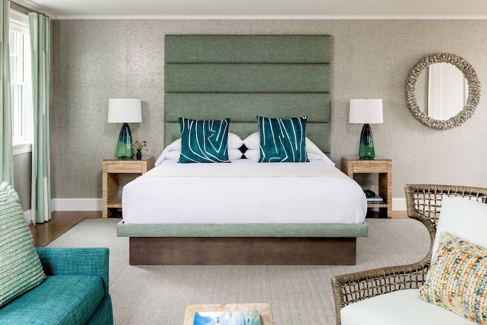 Suite, 1 King Bed with Sofa bed