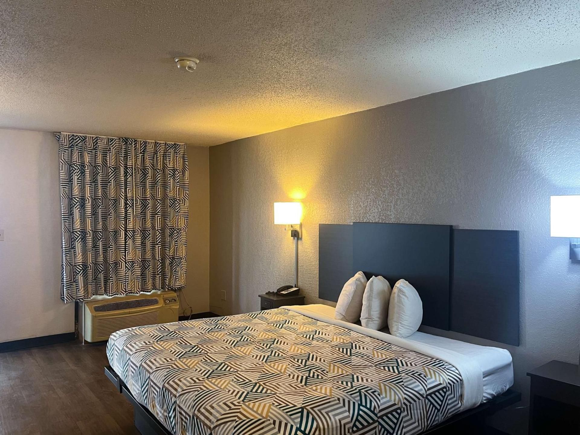 Standard Double Suite - Non-Smoking