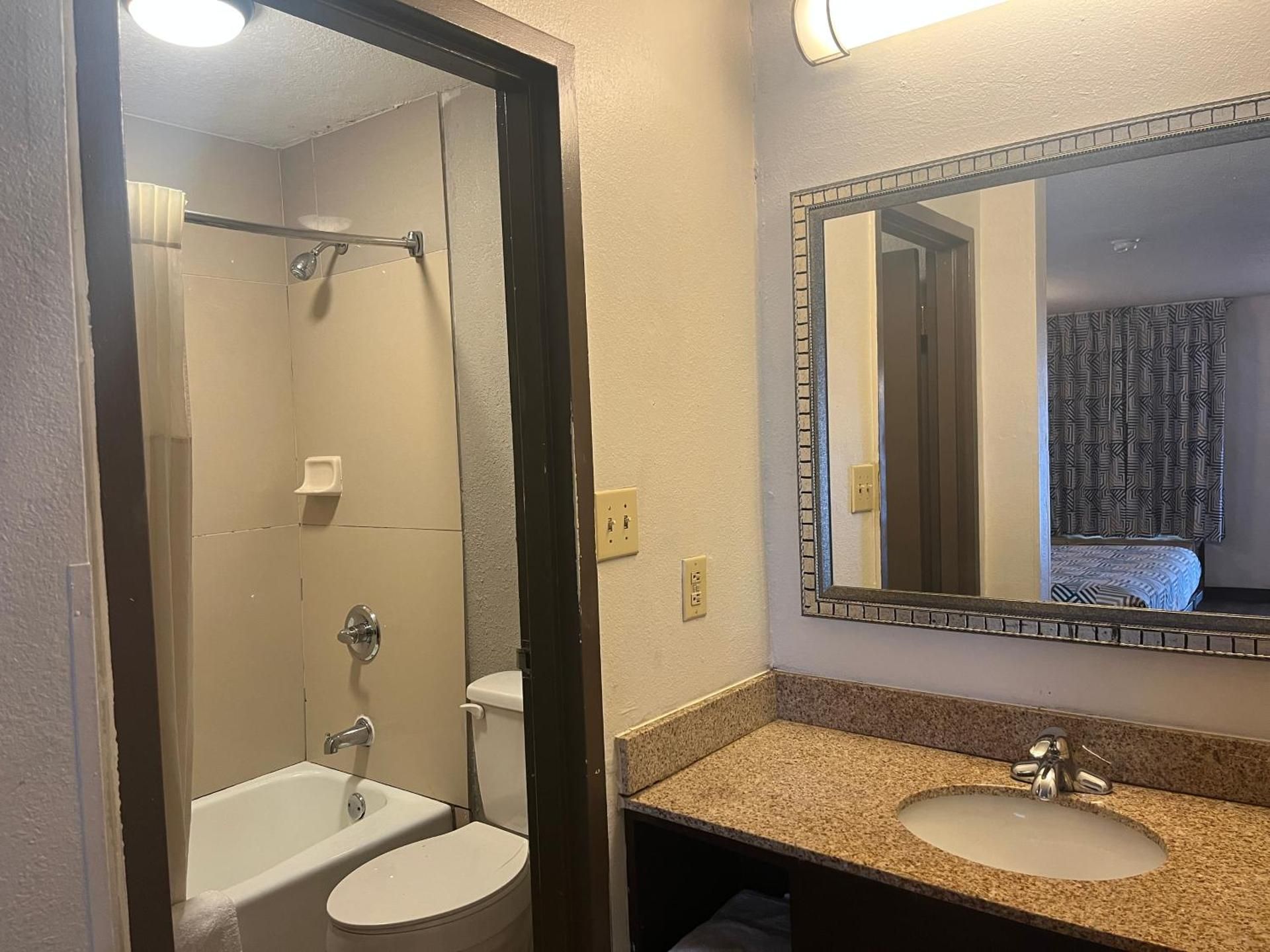 Motel 6 Montgomery, AL - Eastern Blvd. Double Room - Disability Access - Non-Smoking 3