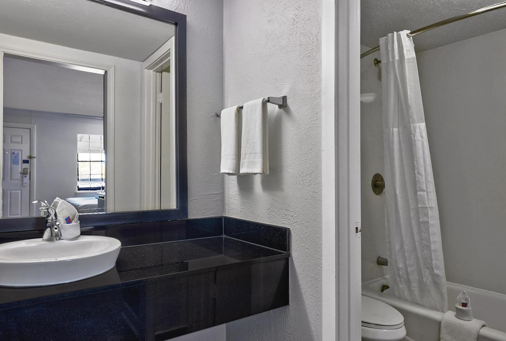 Double Room - Disability Access - Smoking