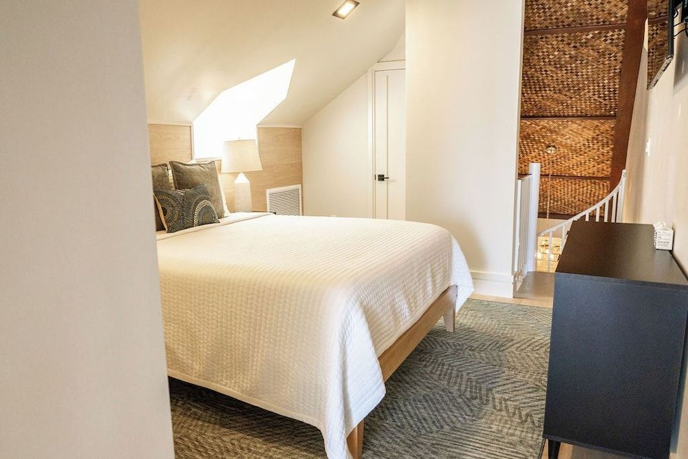 The Key West Hotel Deluxe 2 Bedroom Loft 3
