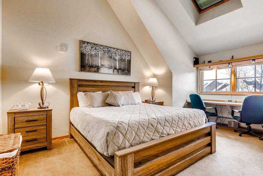 Lodge, King, Twin and Sofa Bed, 1 Bedroom, Murphy Bed