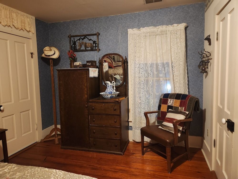Hawthorne Inn Jessie Room 5