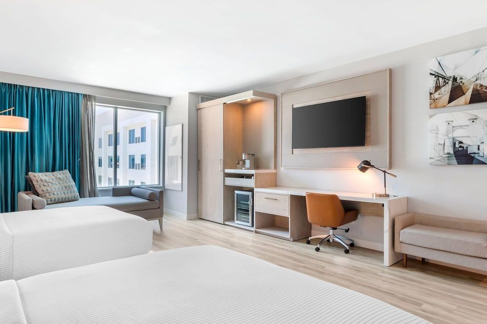 Room, 2 Queen Beds, Accessible, Non Smoking
