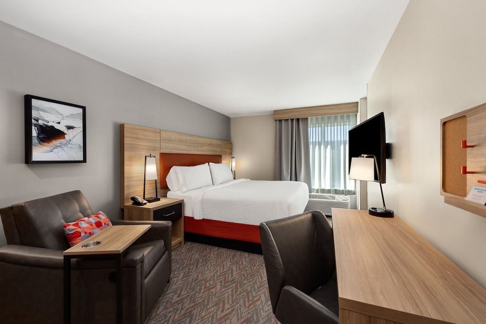 Studio Suite, 1 King Bed, Accessible (Communications)